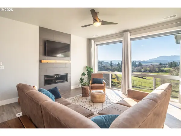 607 WILDCAT CANYON RD, Sutherlin, OR 97479