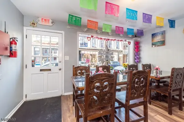 9 Church St, Lambertville City, NJ 08530