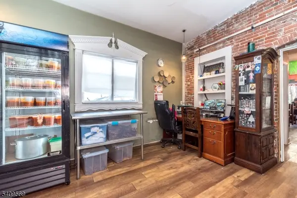 9 Church St, Lambertville City, NJ 08530