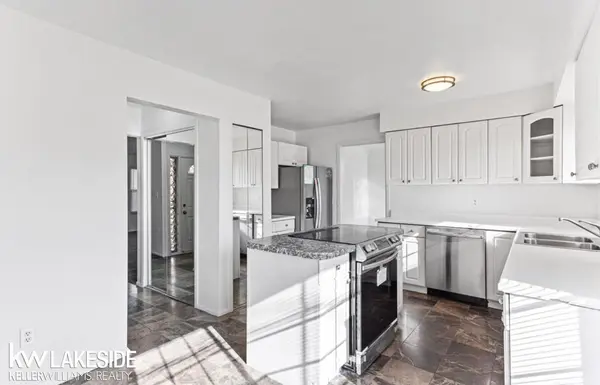 18130 Roseland BLVD, Lathrup Village, MI 48076