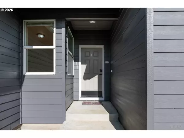 Clatskanie, OR 97016,926 NE SUNSET CT