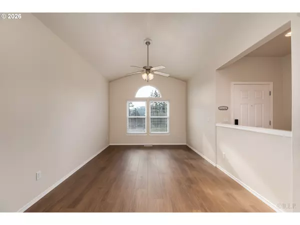 Clatskanie, OR 97016,926 NE SUNSET CT