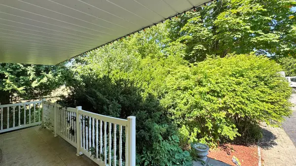 25 Greenyards DR, Toronto C14, ON M2M 2R7