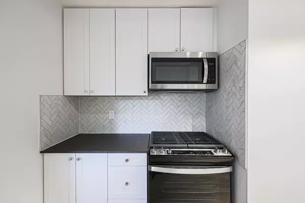 Toronto E04, ON M1R 1V4,2041 Victoria Park AVE #08