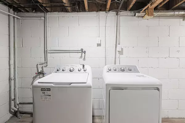 Toronto E04, ON M1R 1V4,2041 Victoria Park AVE #08