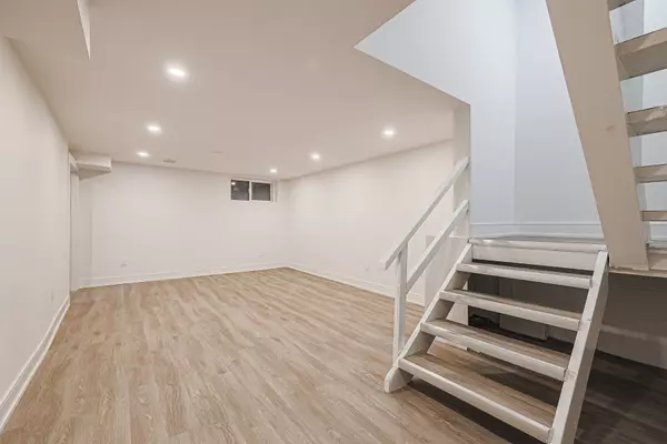 Toronto E04, ON M1R 1V4,2041 Victoria Park AVE #08