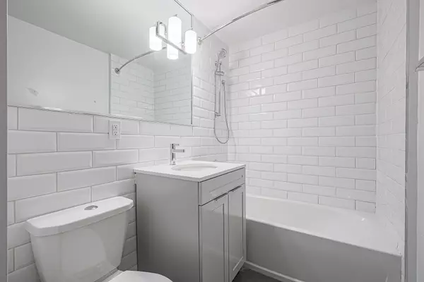 Toronto E04, ON M1R 1V4,2041 Victoria Park AVE #08