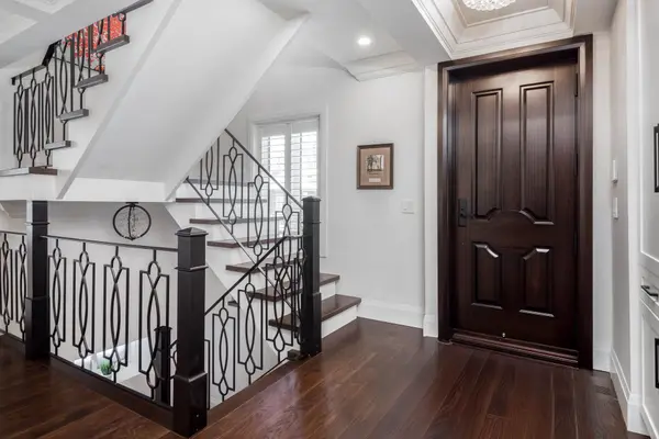 Brampton, ON L6X 1S1,21 Elizabeth ST N