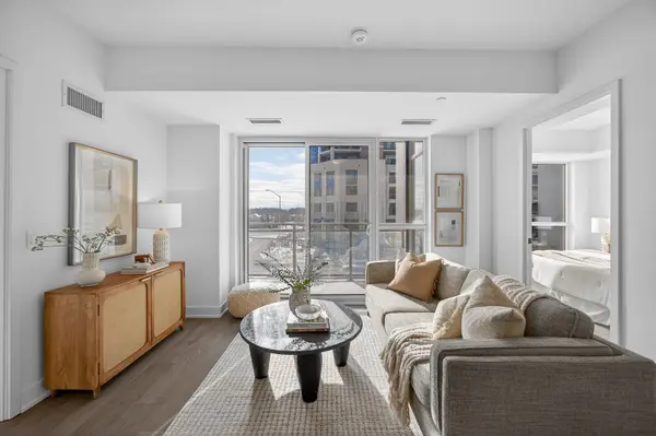 2333 Khalsa Gate #210, Oakville, ON L6M 0X7