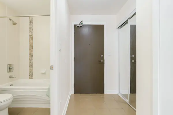 4065 Brickstone Mews #1806, Mississauga, ON L5B 0G3