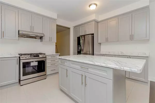 Brampton, ON L6Y 0E3,29 Summerbeam WAY