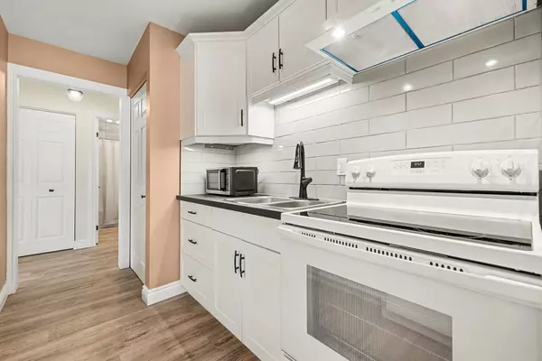 Carleton Place, ON K7C 2X9,5 Charles ST #3