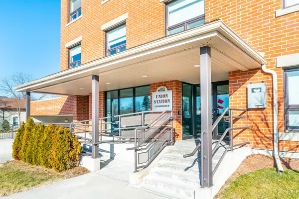 58 Glenelg ST W #103, Kawartha Lakes, ON K9V 0M9