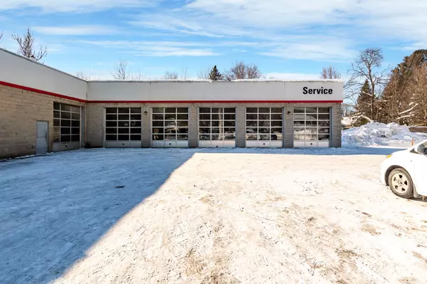 Huntsville, ON P1H 1T4,69 Centre ST N