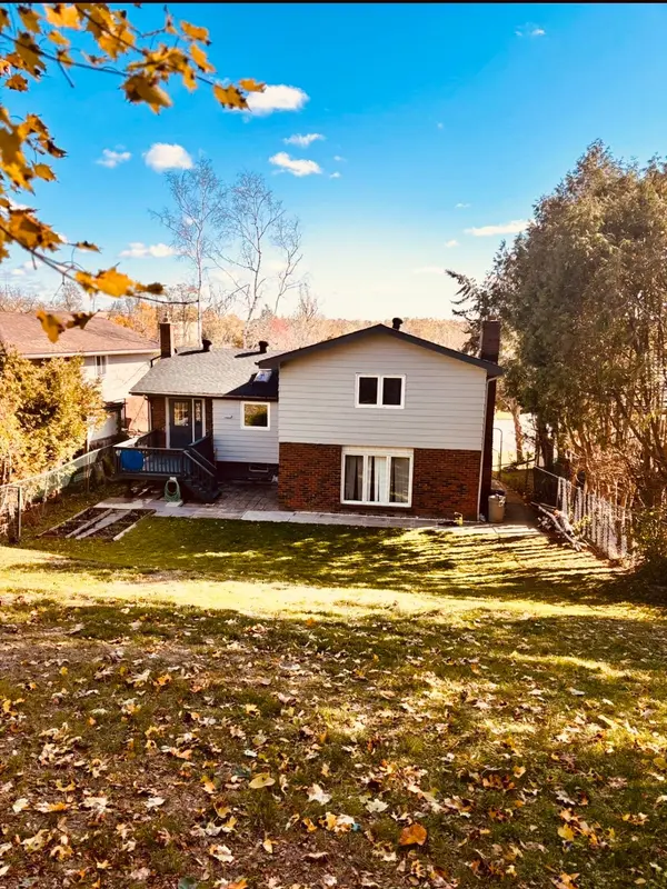 1193 Cartier BLVD, Peterborough, ON K9H 7B8