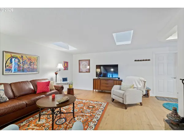 Mc Minnville, OR 97128,1120 NW SHADYWOOD ST