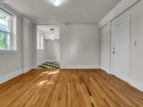 Portland, OR 97209,20 NW 16TH AVE #8