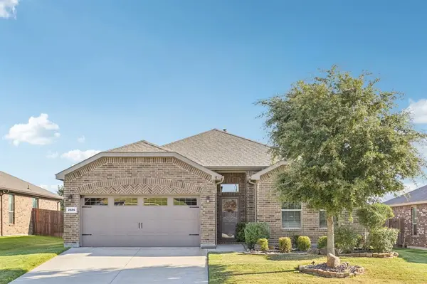 2606 Sunburst Drive,  Glenn Heights,  TX 75154