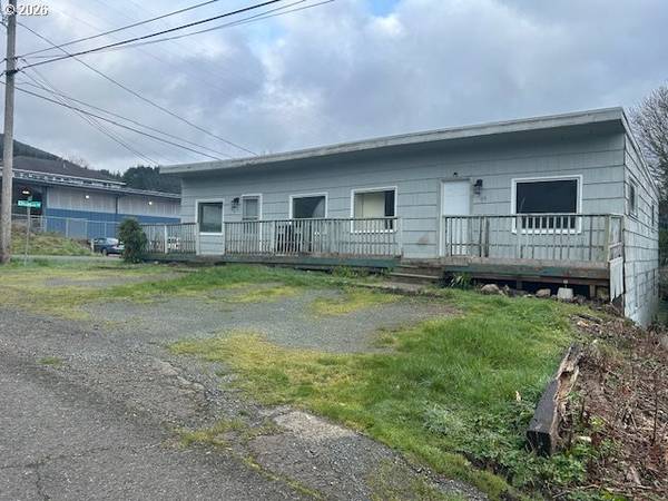 306 8TH ST, Garibaldi, OR 97118