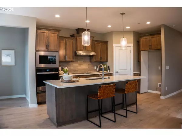 La Center, WA 98629,148 E 24TH AVE