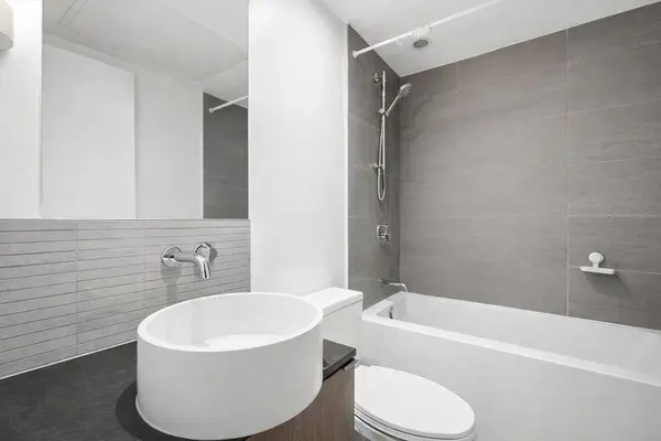 Toronto C10, ON M4P 0C9,161 Roehampton AVE #322