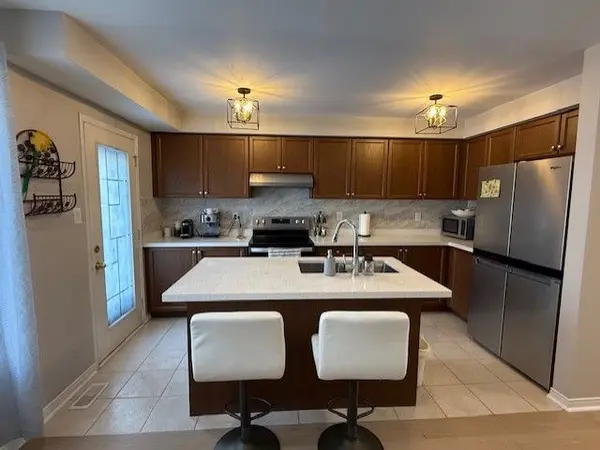 35 Lloydminster AVE, Ajax, ON L1Z 0N8