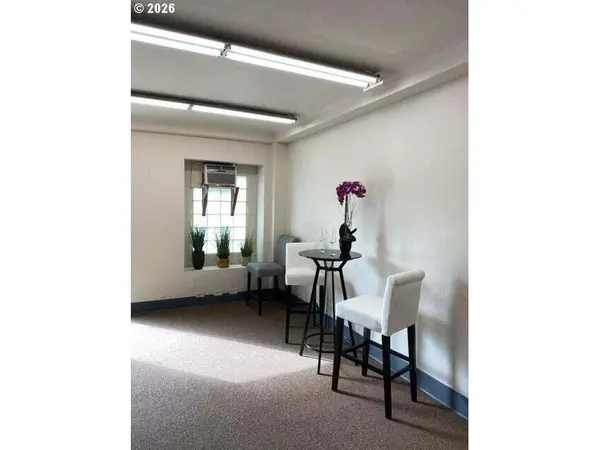 327 S FIR ST, Medford, OR 97501