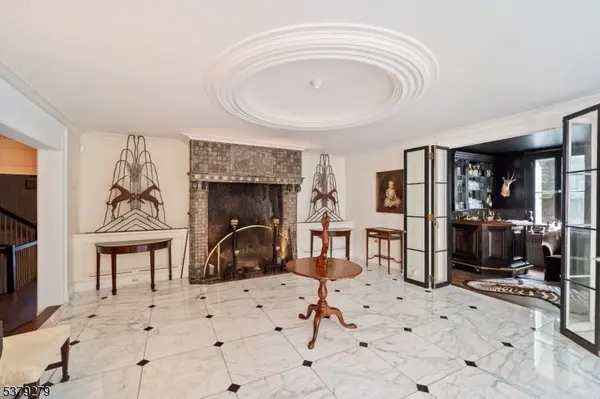 9 E Saddle River Rd, Saddle River Boro, NJ 07458