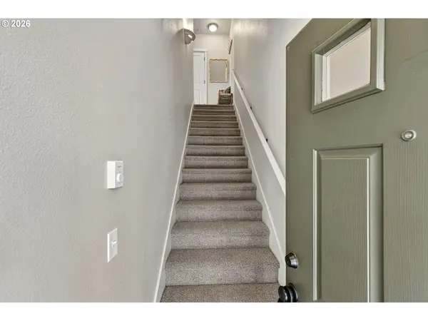 Hillsboro, OR 97006,778 NE ADWICK DR