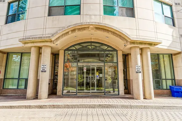 7 Lorraine DR #812, Toronto C07, ON M2N 7H2