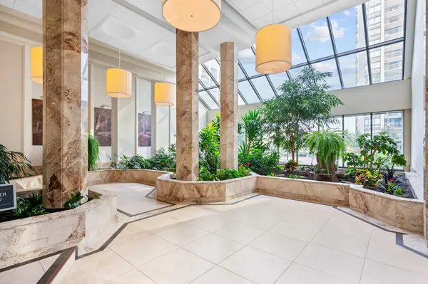 2180 Marine DR #1601, Oakville, ON L6L 5V2