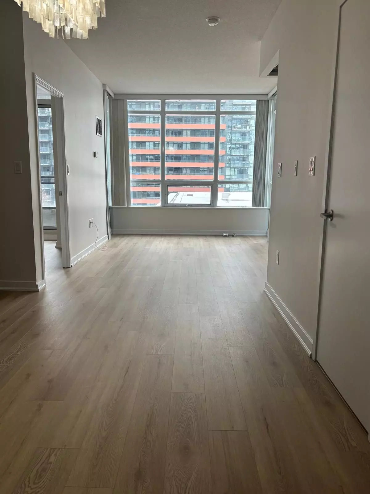 Toronto C01, ON M5V 3Z5,8 Telegram Mews #707