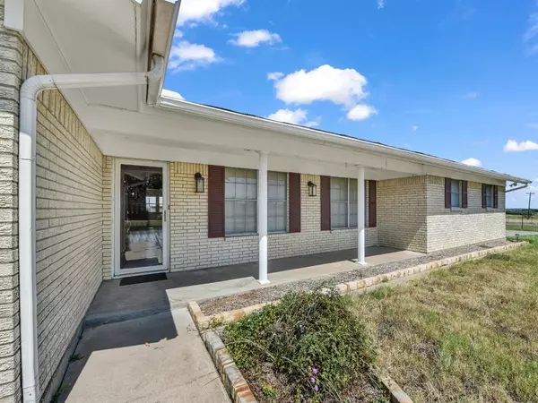 Cleburne, TX 76033,5108 Woodard Avenue