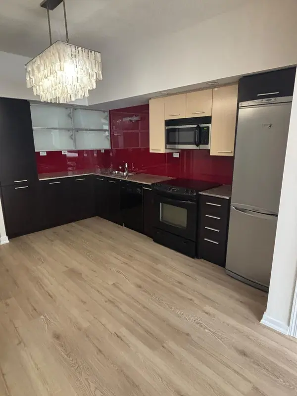 Toronto C01, ON M5V 3Z5,8 Telegram Mews #707