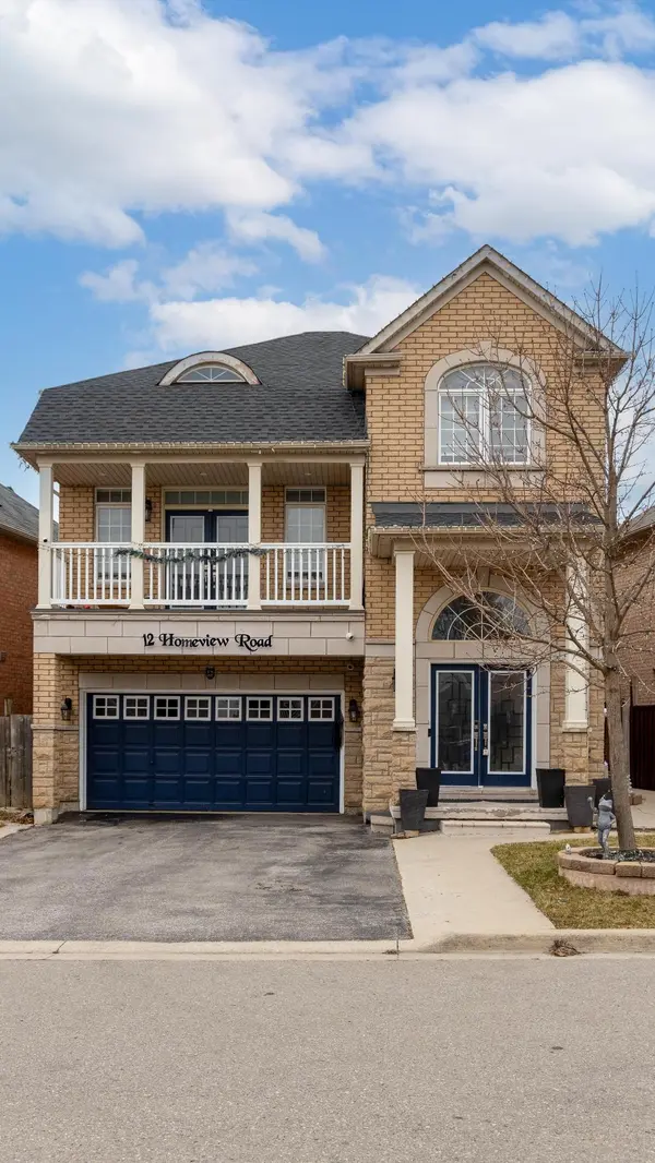12 Homeview RD, Brampton, ON L6P 2L9