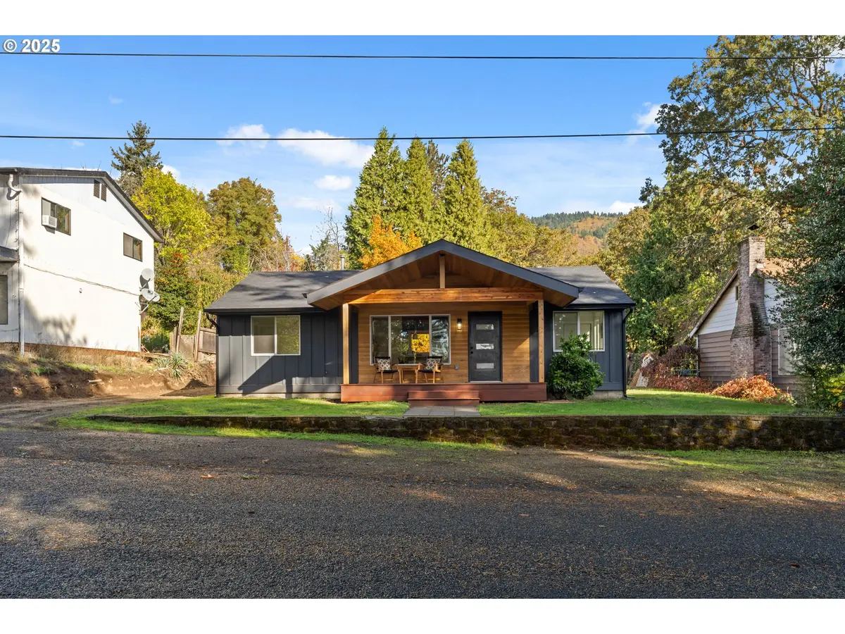 646 SE OAK ST, White Salmon, WA 98672