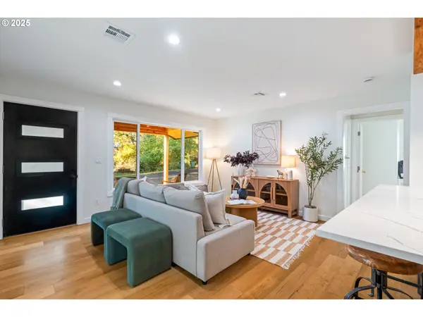 646 SE OAK ST, White Salmon, WA 98672