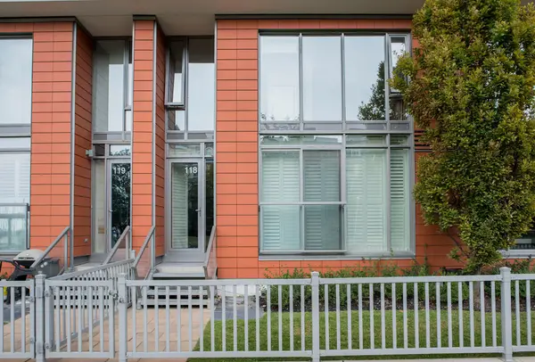 90 Stadium RD #Th 118, Toronto C01, ON M5V 3W5