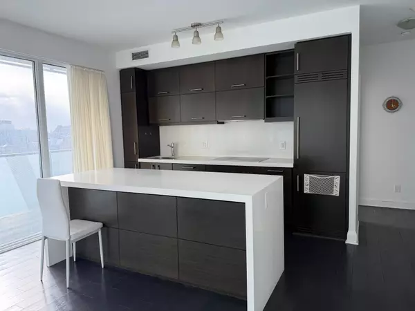 Toronto C01, ON M5S 0A6,65 St Mary ST #1102