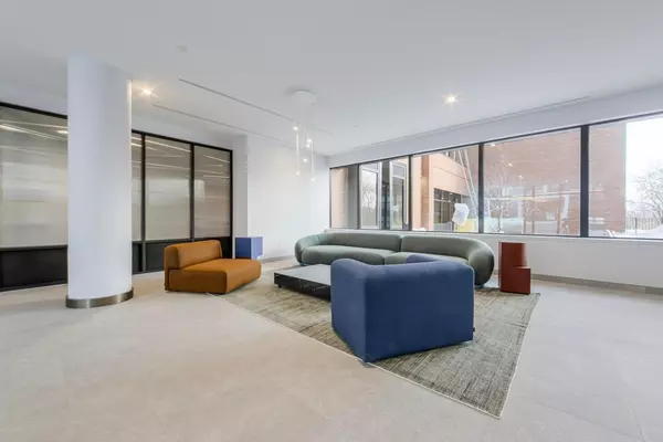 Toronto C13, ON M3C 0S4,1 Quarrington LN #702