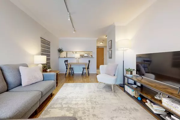 Barrie, ON L4N 7R6,75 Ellen ST #1012