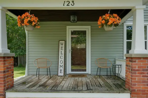 123 John ST, Kawartha Lakes, ON K0M 2T0