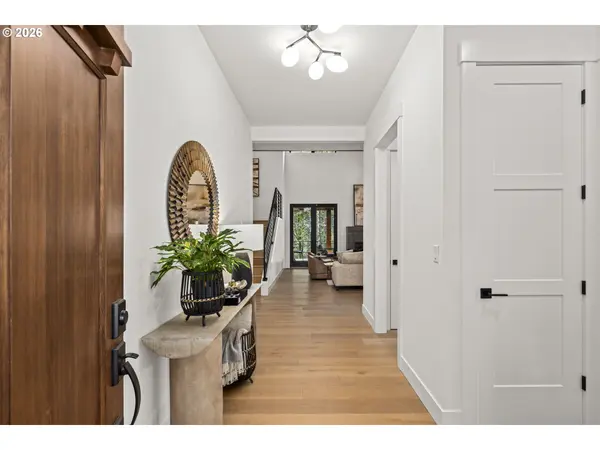 2065 SW 75TH AVE, Portland, OR 97225