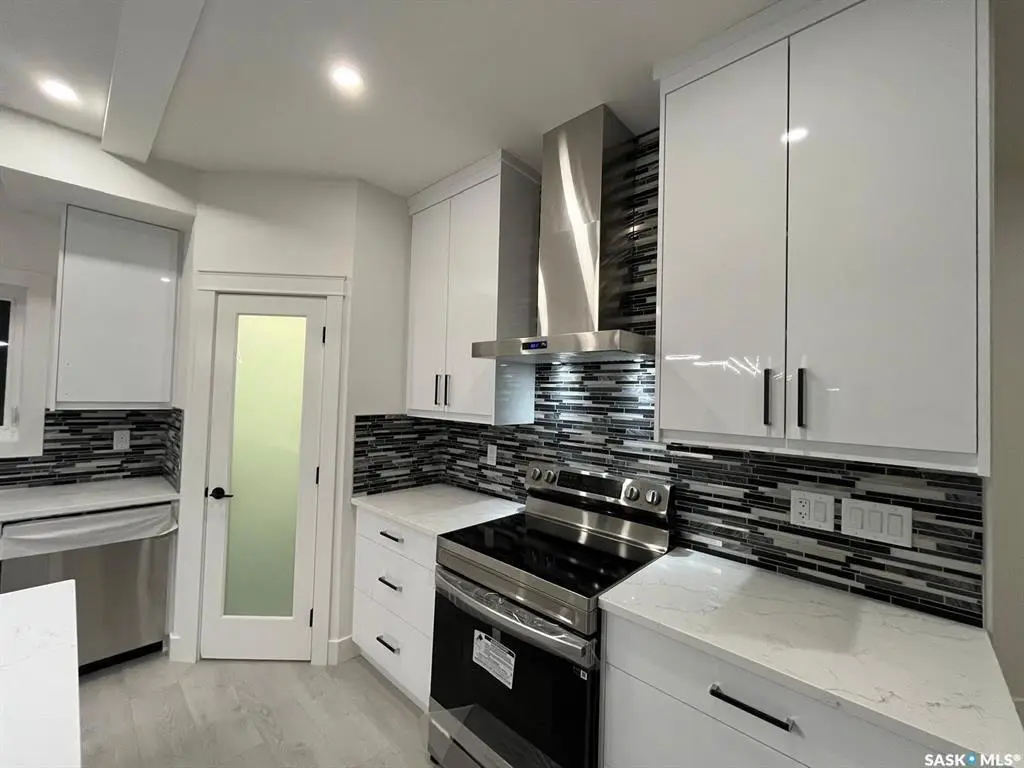 238 Stromberg COURT, Saskatoon, SK S7L 6M9