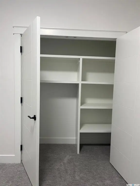 238 Stromberg COURT, Saskatoon, SK S7L 6M9