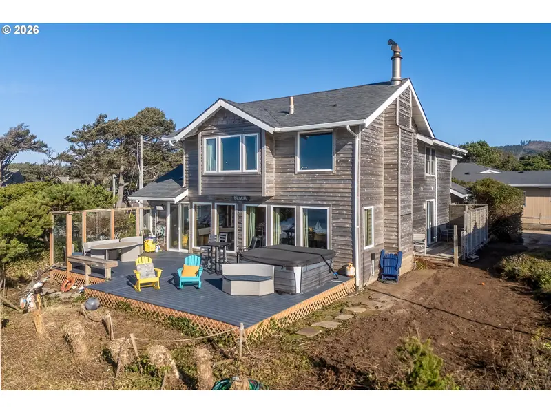 380 PEARL ST, Gleneden Beach, OR 97388