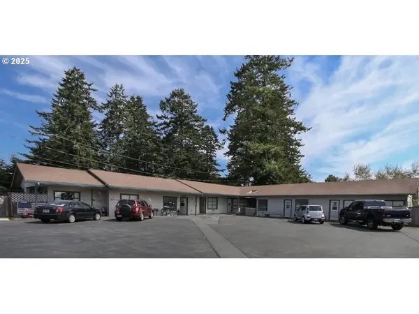 Brookings, OR 97415,542 PACIFIC AVE