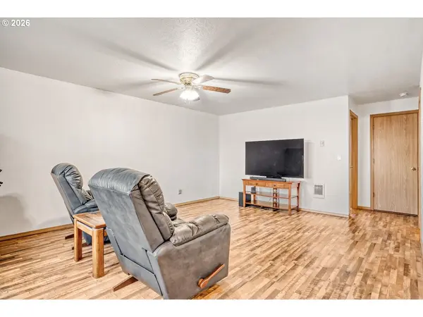 224 E HEMLOCK DR, Gervais, OR 97026