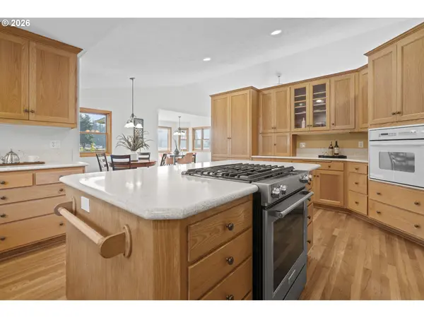 33844 SE WHITE OAK RD, Corvallis, OR 97333