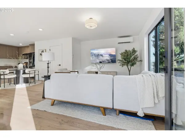 815 3rd ST, Lake Oswego, OR 97034